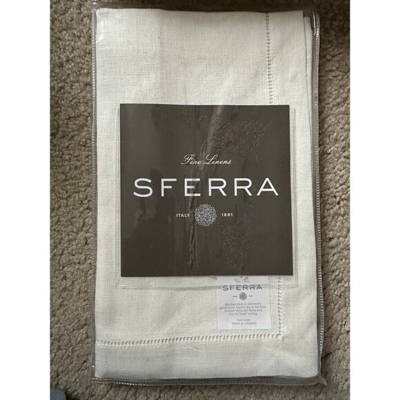 Festival Set Of Four Dinner Napkins 20 x 20 Oyster - Picture 1 of 11